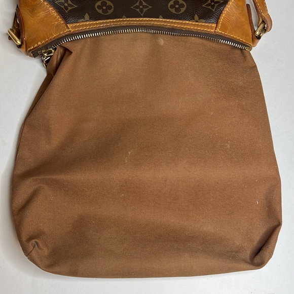 Louis Vuitton Monogram Odeon - Picture 12 of 16